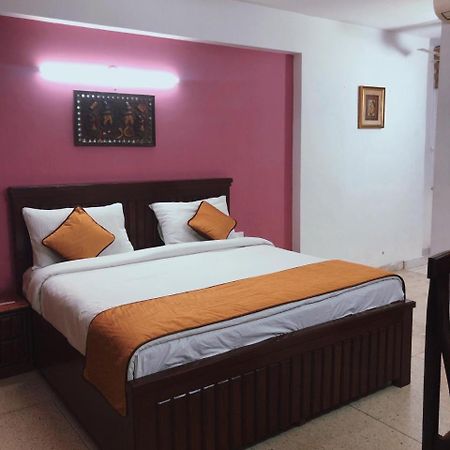 Awasthi Kozi Stays B&B - Closest To Vfs New Delhi Ngoại thất bức ảnh