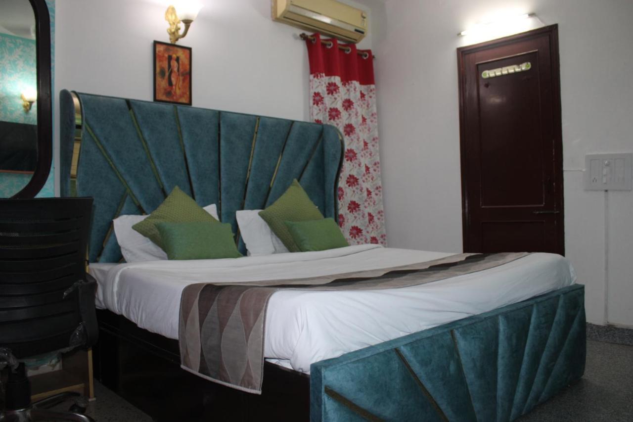 Awasthi Kozi Stays B&B - Closest To Vfs New Delhi Ngoại thất bức ảnh