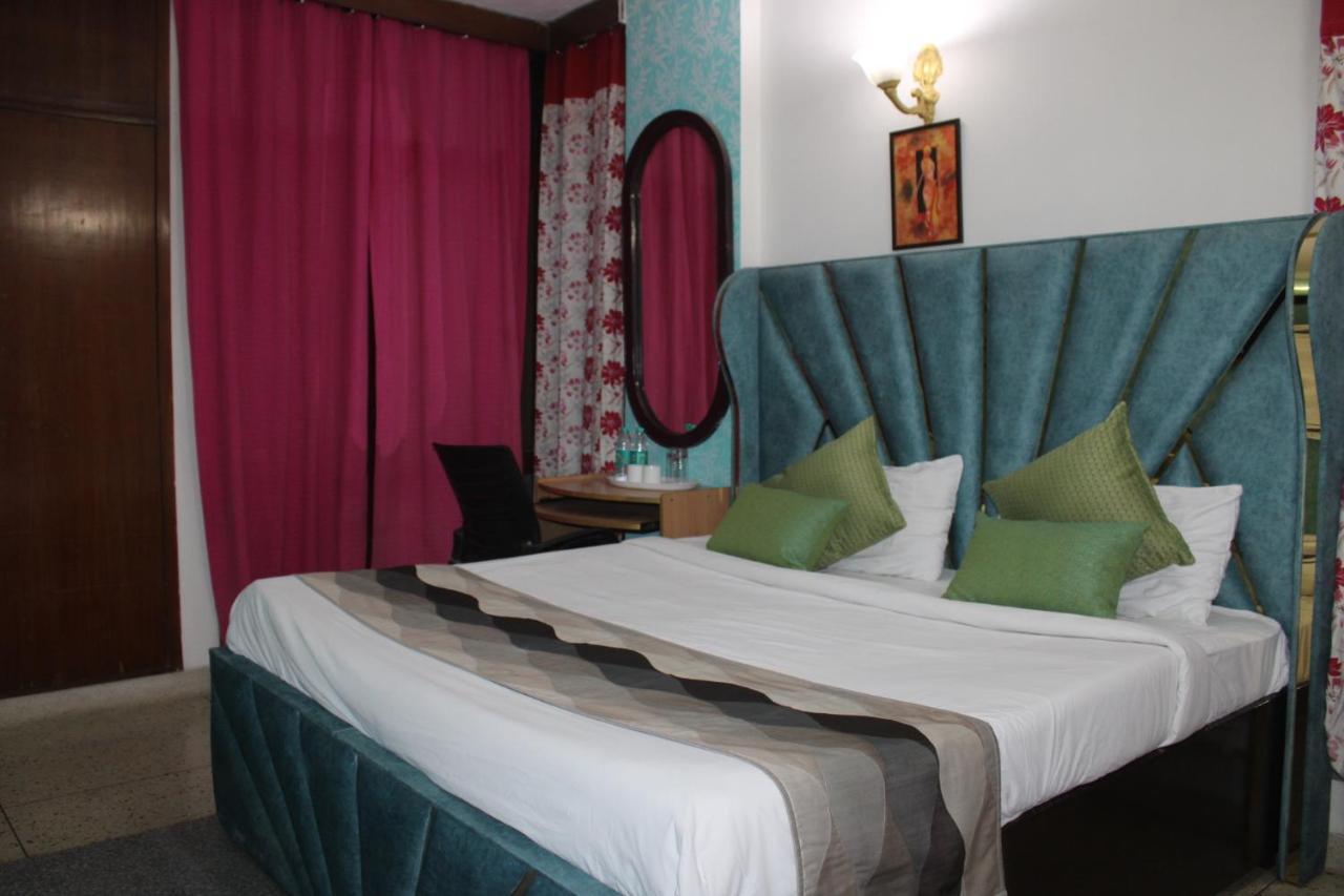 Awasthi Kozi Stays B&B - Closest To Vfs New Delhi Ngoại thất bức ảnh