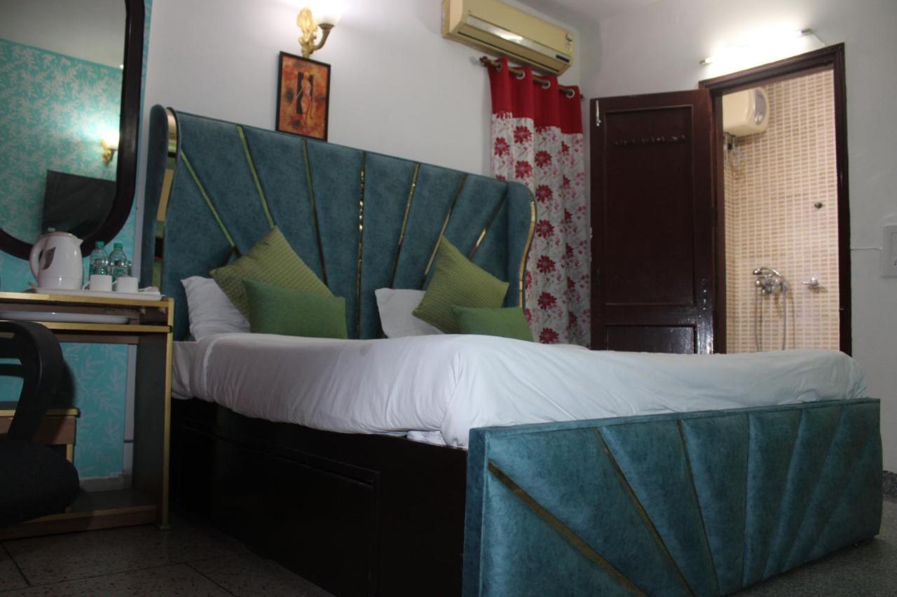 Awasthi Kozi Stays B&B - Closest To Vfs New Delhi Ngoại thất bức ảnh