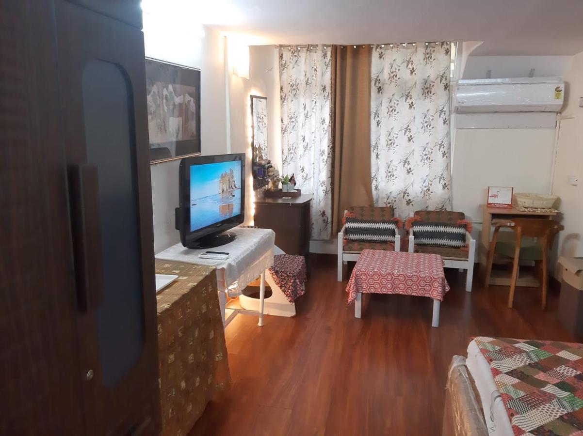 Awasthi Kozi Stays B&B - Closest To Vfs New Delhi Ngoại thất bức ảnh