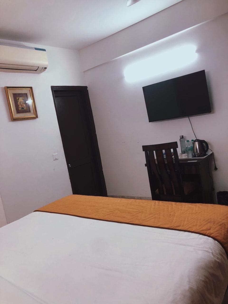 Awasthi Kozi Stays B&B - Closest To Vfs New Delhi Ngoại thất bức ảnh